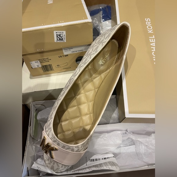 NIB Michael Kors Jilly Flats Vanilla - Picture 3 of 12